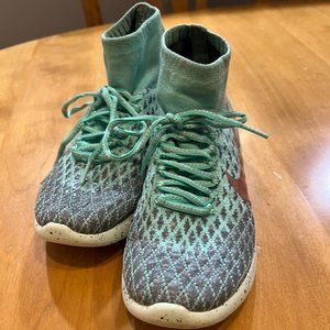 Nike Women's shoe